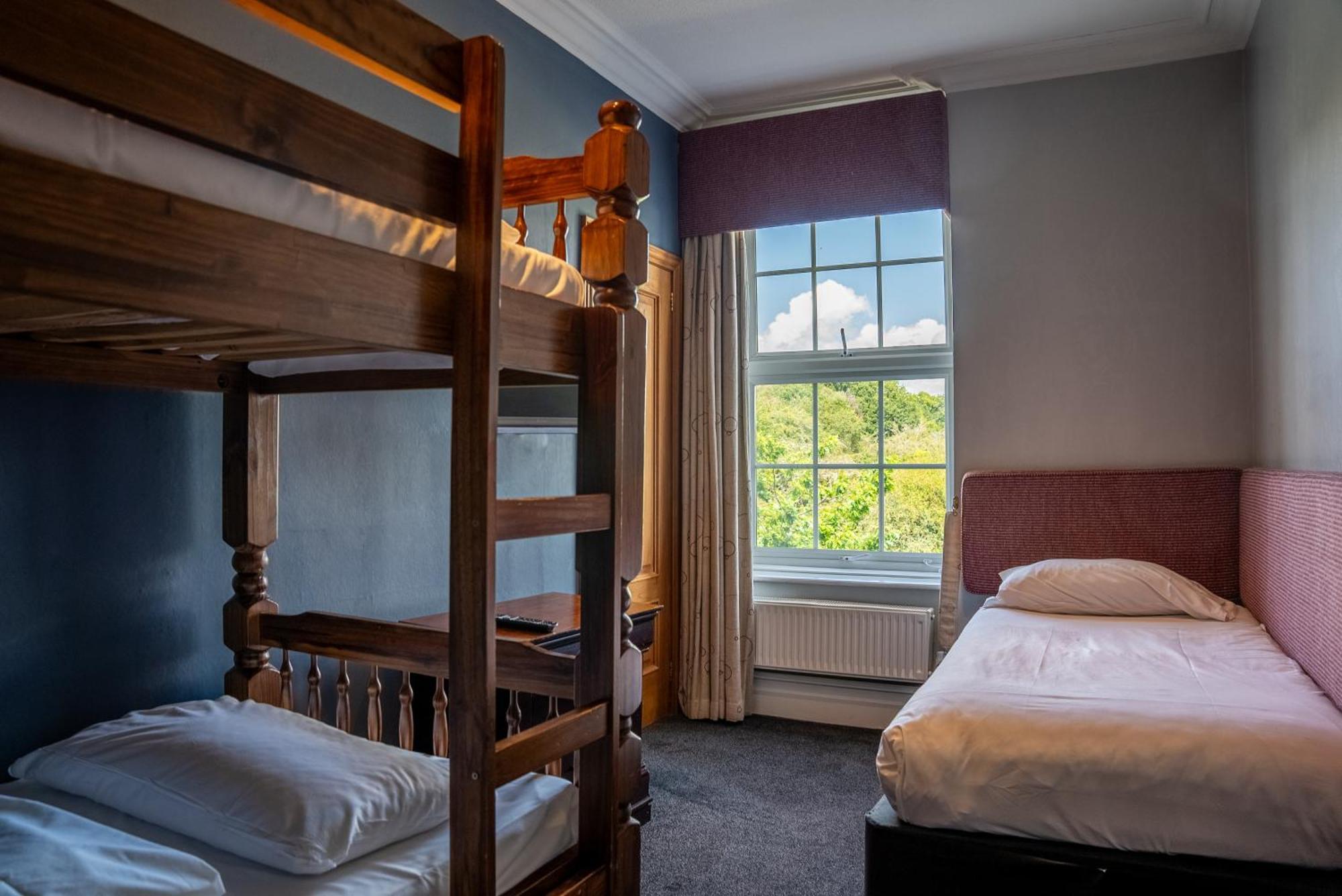 Balmer Lawn Brockenhurst Room photo